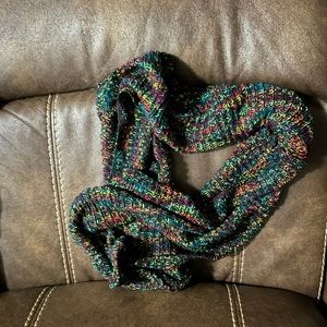 Scarf like new!!